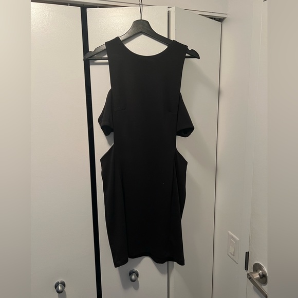 Little black dress with side cutouts - Picture 1 of 4